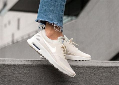 nike air max thea premium zwart dames|Nike Air Max thea outfits.